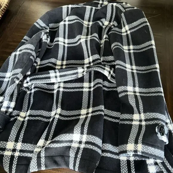 Ike Behar Women’s coat extra large black and￼white - Picture 7 of 7